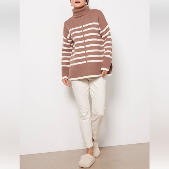 Line & Dot Stripe Pullover Tan & Cream Turtleneck Sweater(Size Medium) - Picture 3 of 9
